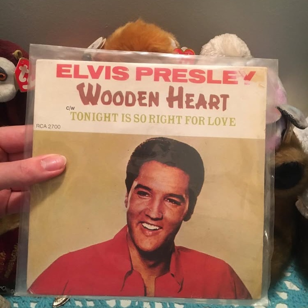 E L V I S 45 vinyl record